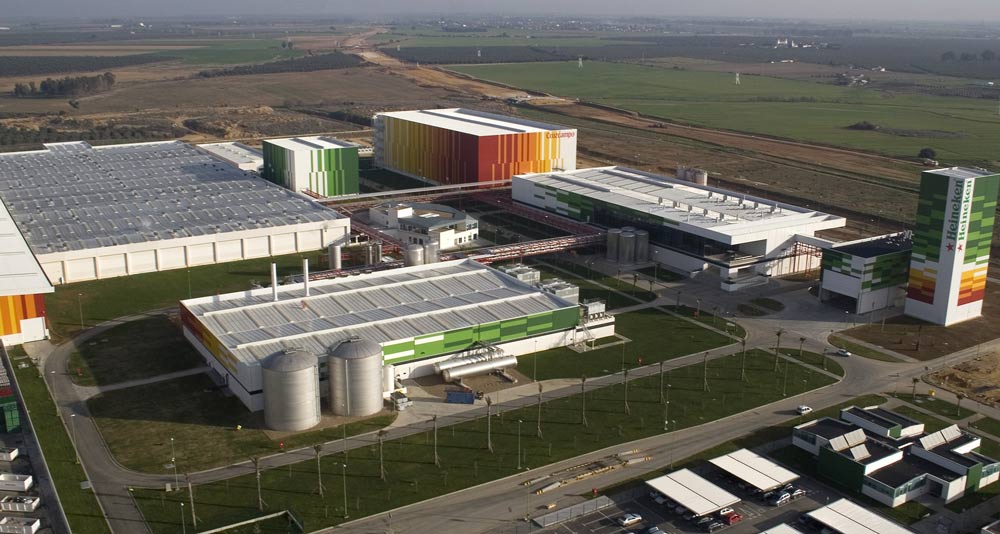 HEINEKEN España e Iberdrola firman un acuerdo para elaborar sus productos con energías 100% renovables