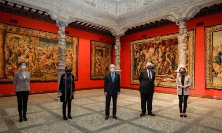 Fundación Ibercaja expone una selección de tapices de su colección en el Patio de la Infanta