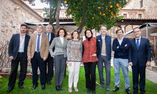 El Patronato de la Fundación Caja Extremadura aprueba el Plan de actuación para el 2021 donde destaca la apuesta por reducir la brecha digital y el acompañamiento entre los mayores extremeños