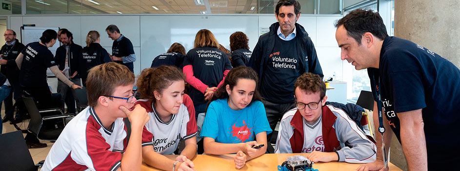 Telefónica moviliza a 2.700 voluntarios para su última campaña solidaria