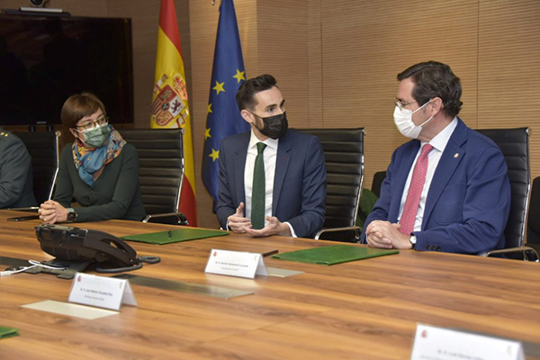 Las fundaciones de CEOE y Guardia Civil firman un acuerdo de colaboración