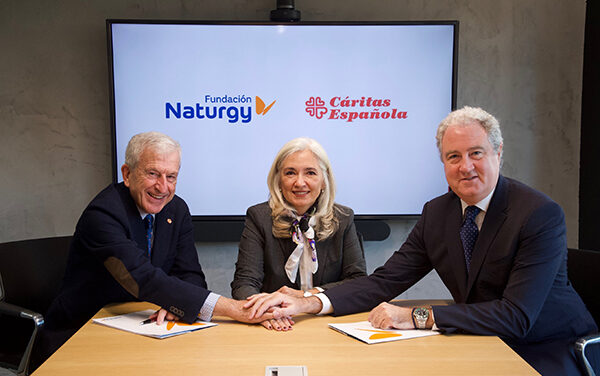 Fundación Naturgy y Cáritas renuevan su acuerdo, con 31.000 beneficiarios en 5 años