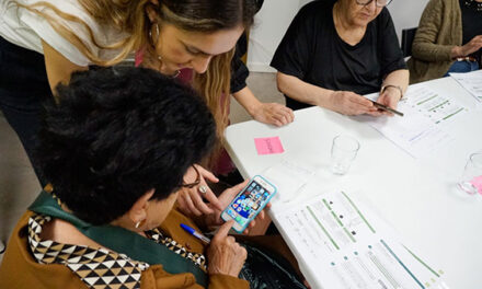 La Fundación AEB y la Fundación Alicia y Guillermo ponen en marcha un programa gratuito de formación digital que beneficiará a 1.300 madrileños mayores de 60 años en 2024