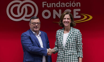 Fundación ONCE y Fundación AEB se unen para mejorar la formación financiera de las personas con discapacidad