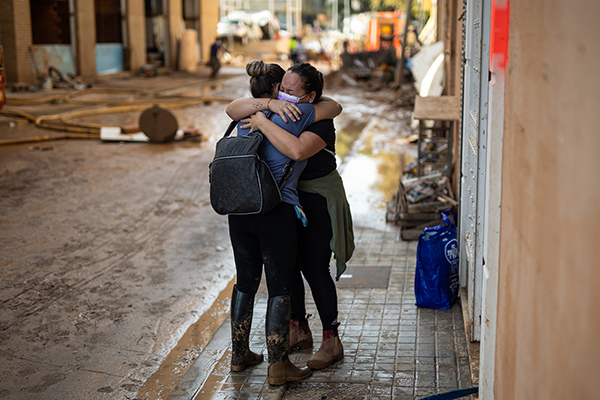 Fundación Mutua Madrileña y el Colegio de Psicólogos de la Comunidad Valenciana dan ayuda psicológica a más de 5.500 personas afectadas por la DANA