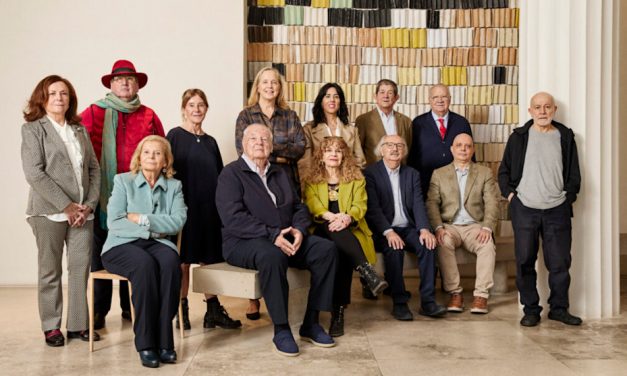 Francisco Ramírez López (Lepe, Huelva, 1963) ha ganado el Premio Internacional de Poesía Fundación Loewe 2026 por su poemario “Cuatro clavos“